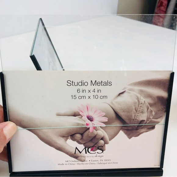 Studio Metals Set of Two 6 x 4 desk frames - Picture 3 of 16